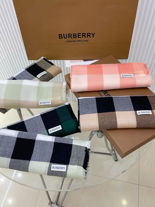 Burberry Scarf 110X200cm E080307